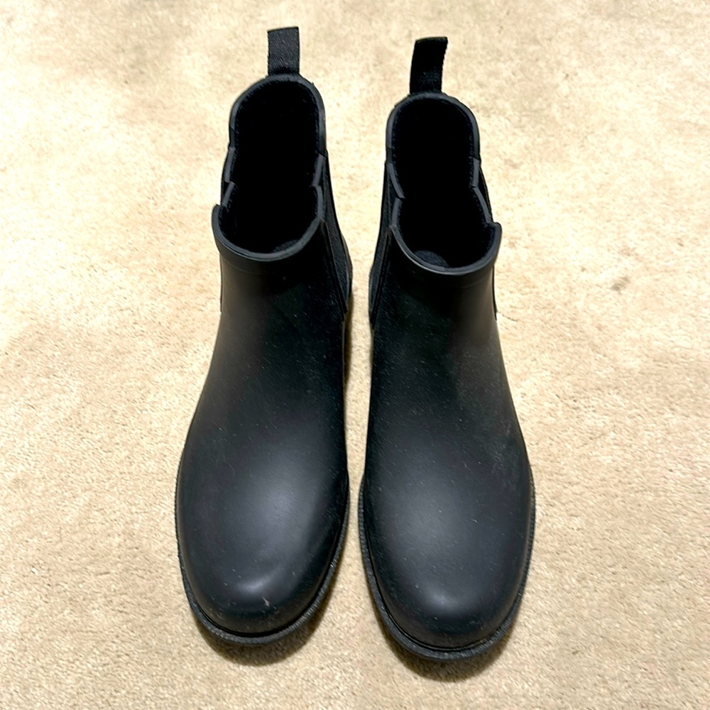Madewell
Chelsea Rain Booties
Size 8
Good Condition